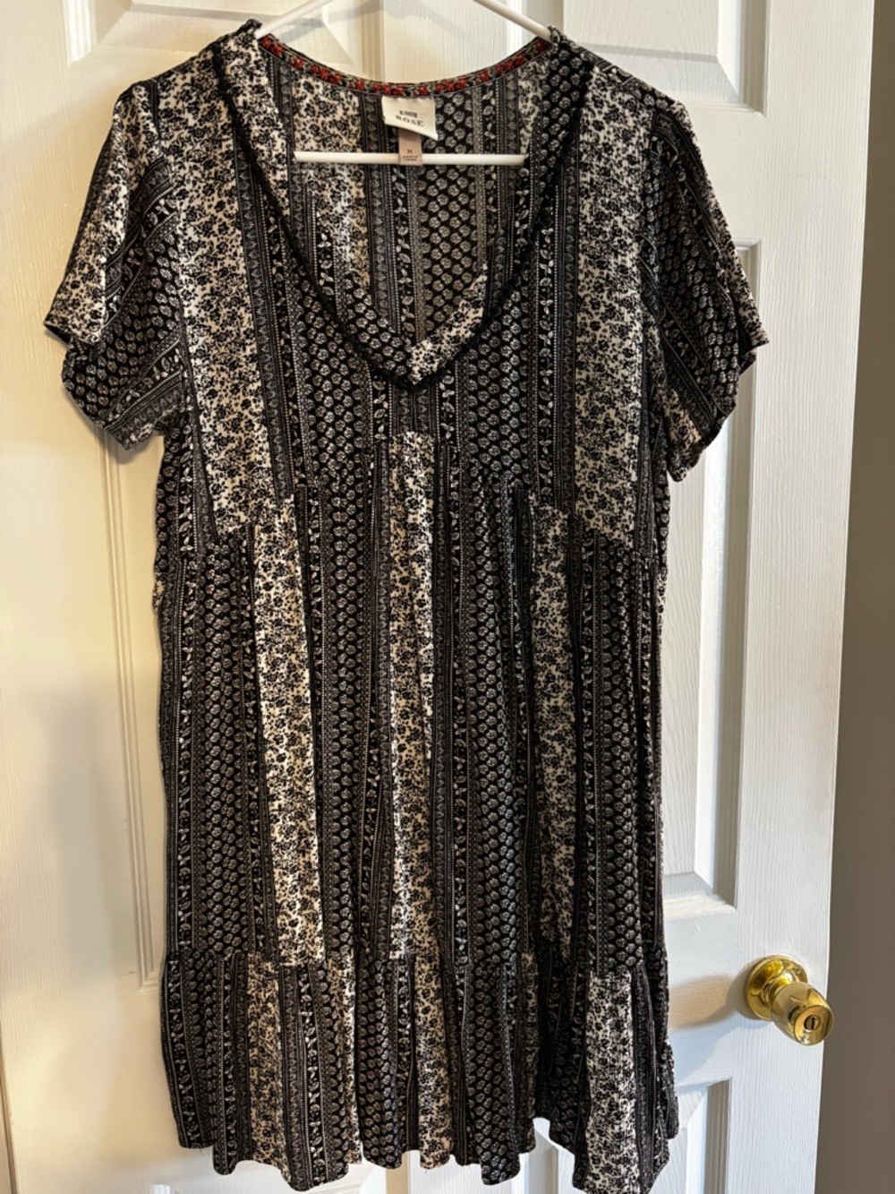 Knox Rose Black & White Floral Stripe dress